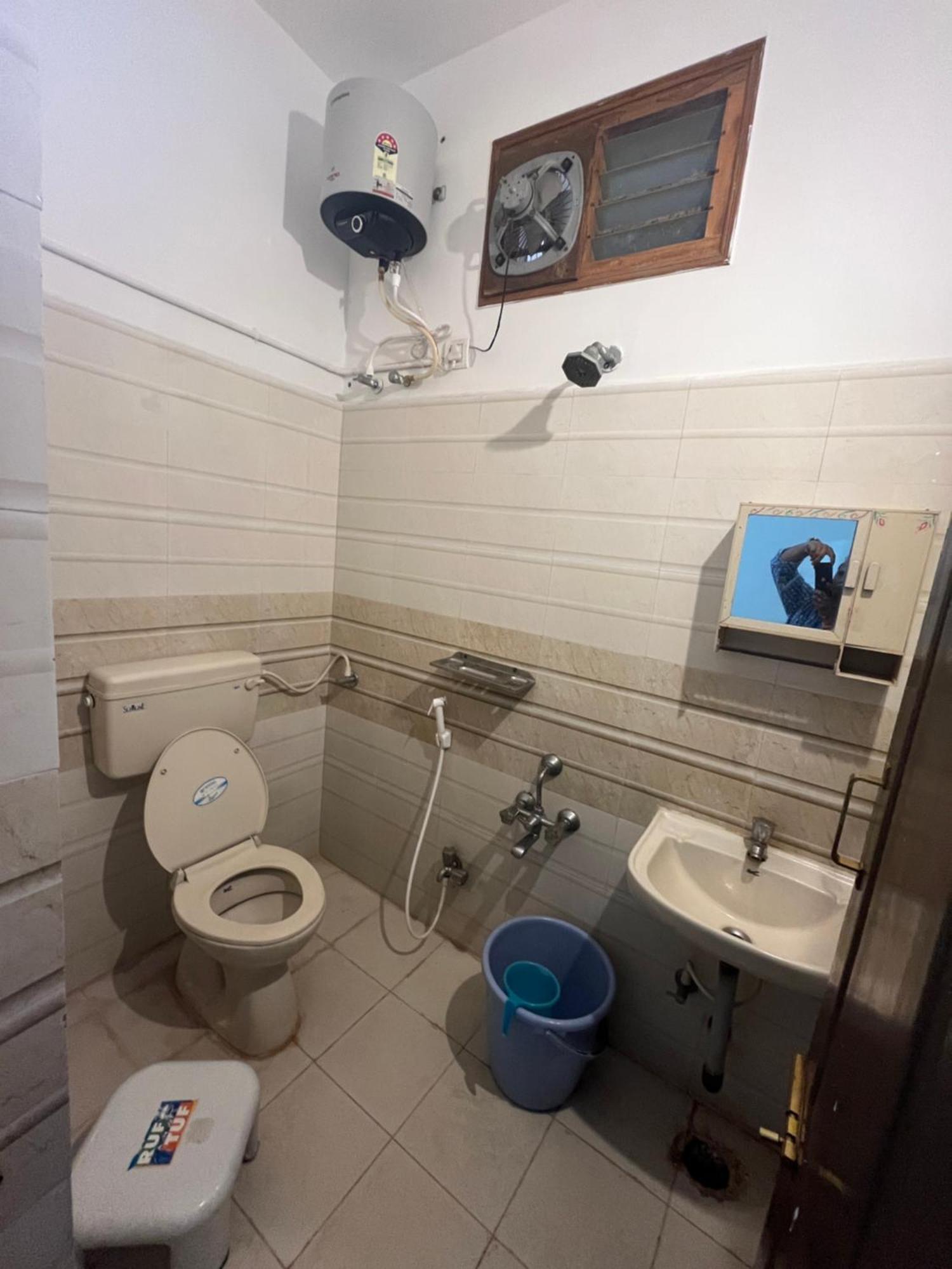 Nanda Mohan Homestay- Luxuries Ac Apartment Close To Alipiri Foothills-Kapila Teertham And Iskcon Temple Tirupati Exterior foto
