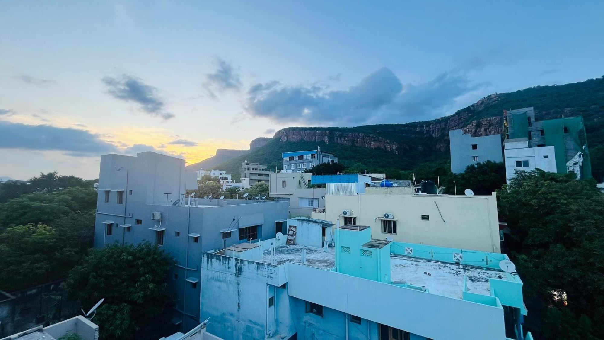 Nanda Mohan Homestay- Luxuries Ac Apartment Close To Alipiri Foothills-Kapila Teertham And Iskcon Temple Tirupati Exterior foto
